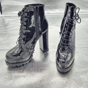 Attached booties Black